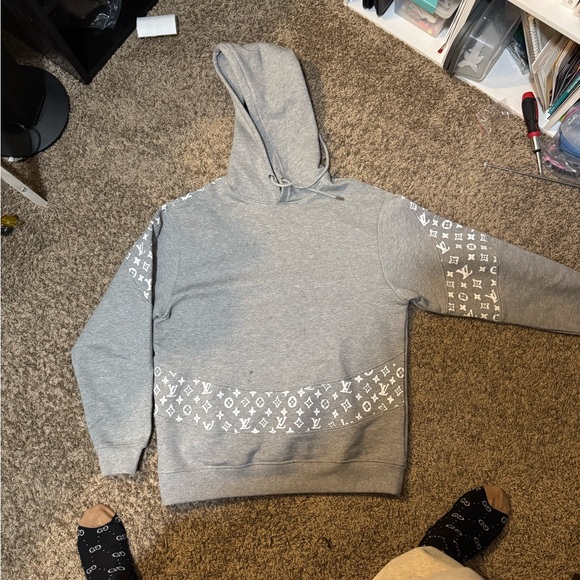 Louis Vuitton Gray Monogram Hoodie - Oversized Large (XL) - Picture 3 of 6